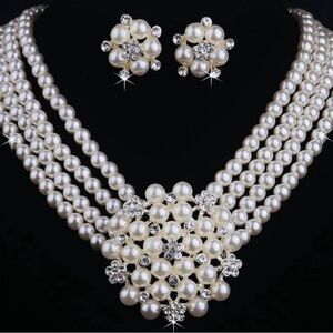 Faux Pearl Necklace Set